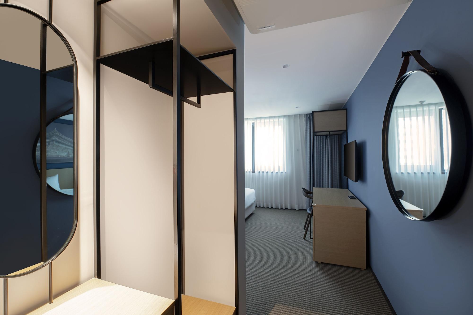 Travelodge Myeongdong Hall 4*