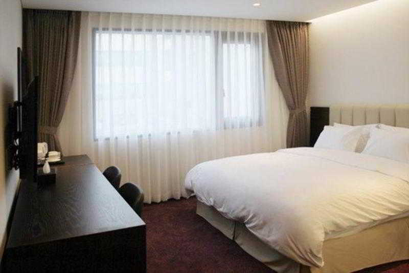 Travelodge Myeongdong Hall Hotel Seoul