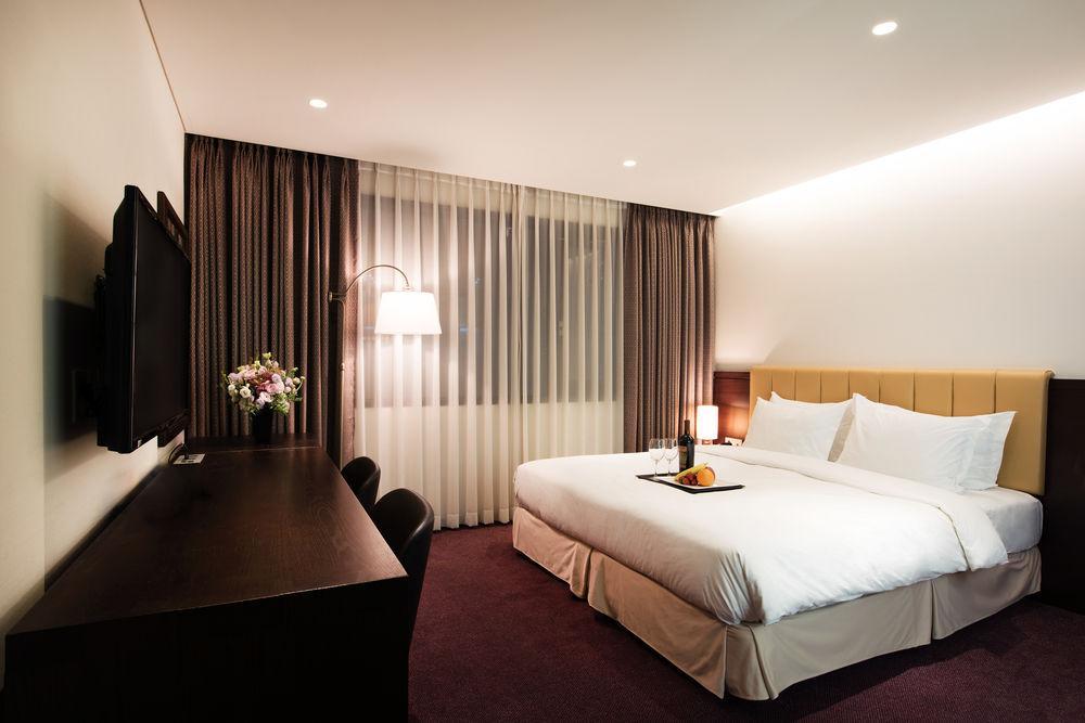 Travelodge Myeongdong Hall