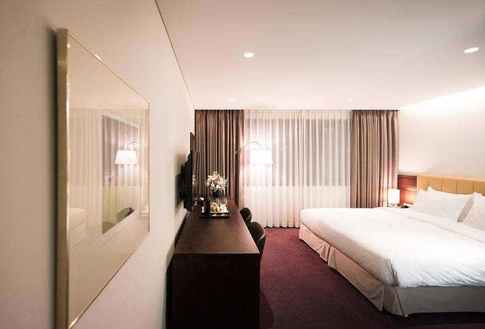 Travelodge Myeongdong Hall 4*