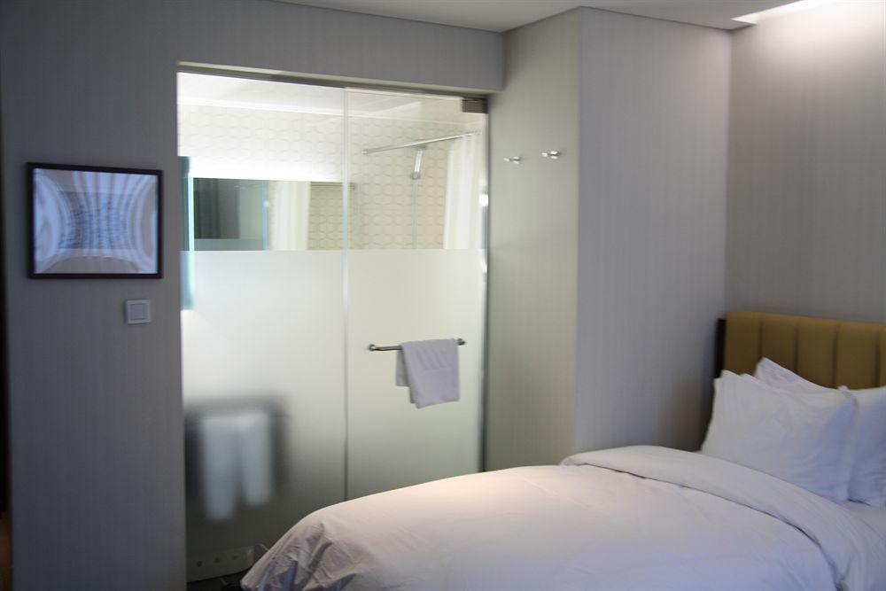 Hotel Travelodge Myeongdong Hall 4*